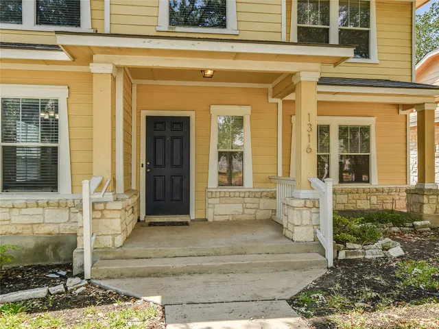 a view of entrance front of the house