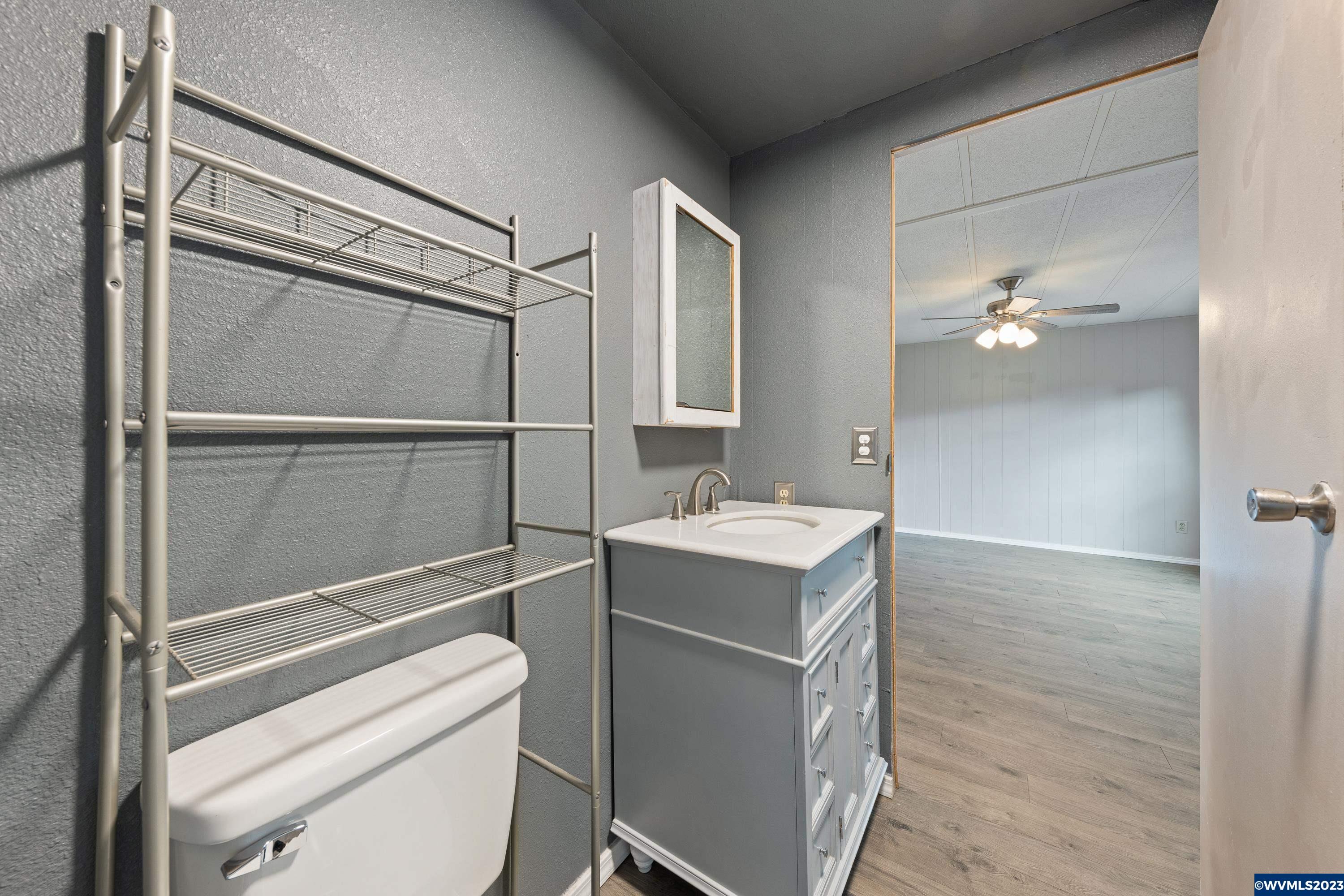 141 South 17th Street, Unit 3 Independence, OR 97351 - Photo 18 of 28