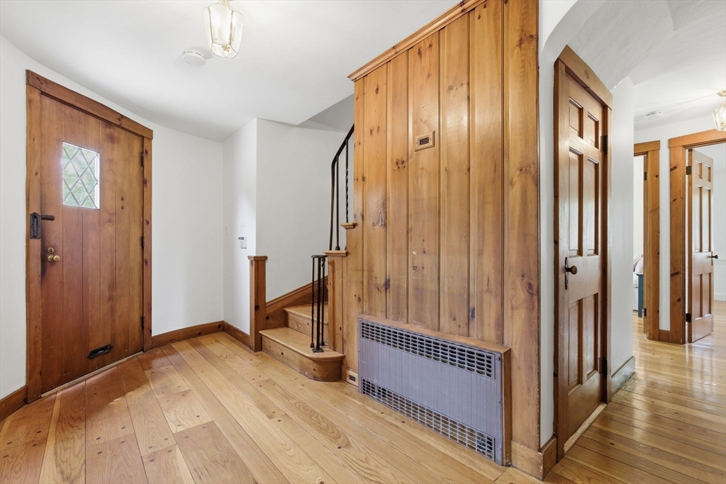 127 Larchmont Road Melrose, MA 02176 - Photo 9 of 42