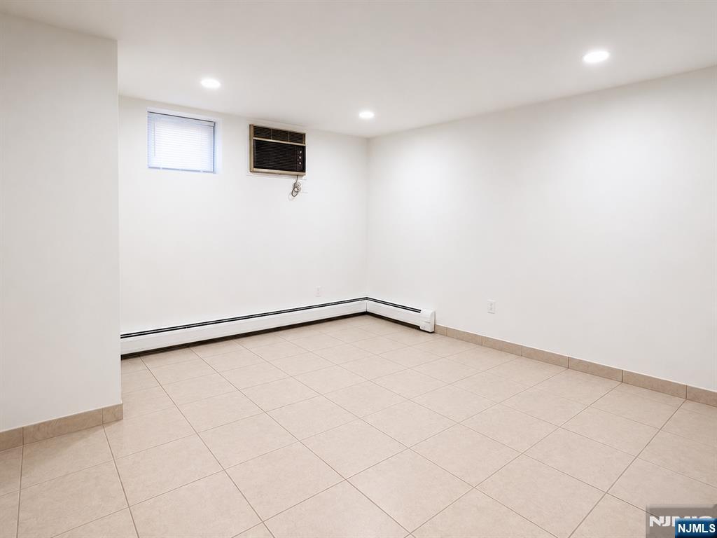 758 Norman Road Ridgefield, NJ 07657 - Photo 8 of 9