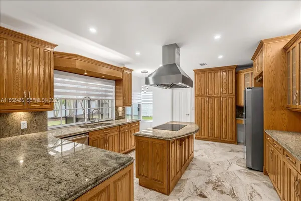$1,180,000 | 15507 Northwest 82nd Court, Miami Lakes, FL 33016