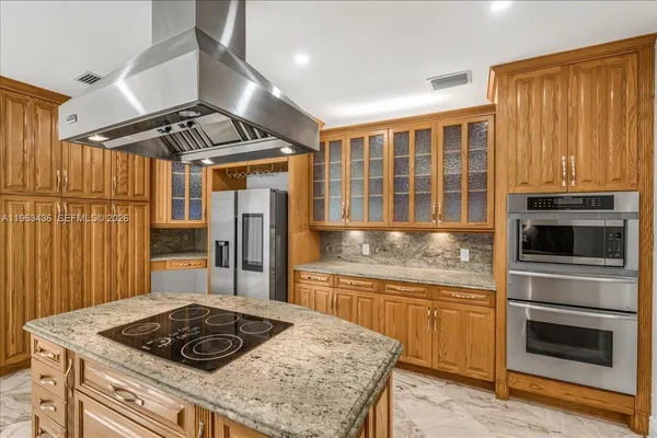 $1,180,000 | 15507 Northwest 82nd Court, Miami Lakes, FL 33016