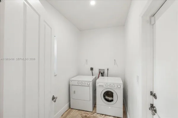 $1,180,000 | 15507 Northwest 82nd Court, Miami Lakes, FL 33016