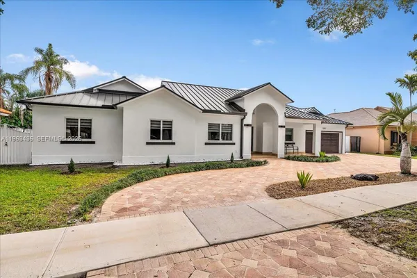$1,180,000 | 15507 Northwest 82nd Court, Miami Lakes, FL 33016