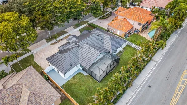 $1,180,000 | 15507 Northwest 82nd Court, Miami Lakes, FL 33016