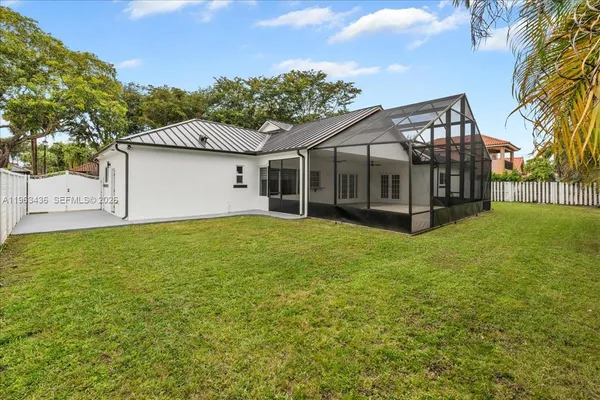 $1,180,000 | 15507 Northwest 82nd Court, Miami Lakes, FL 33016