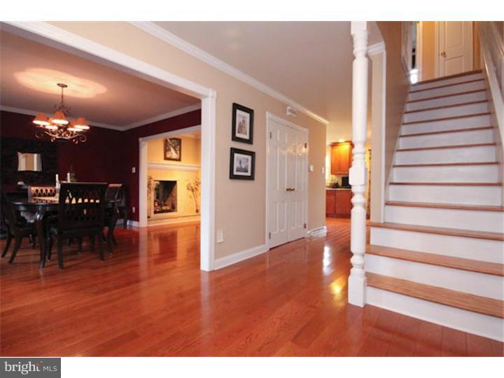 122 Hickory Road Marlton, NJ 08053 - Photo 5 of 20 Hallway