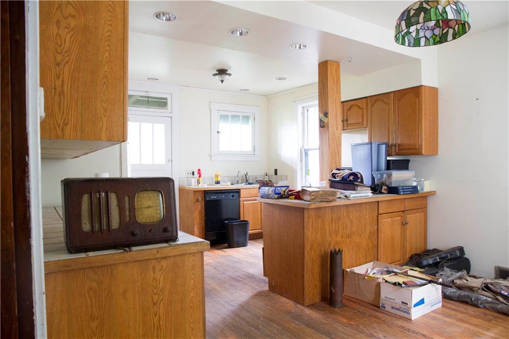 33 Wilkins Road Pittsburgh, PA 15221 - Photo 5 of 25 Gallery Image 5