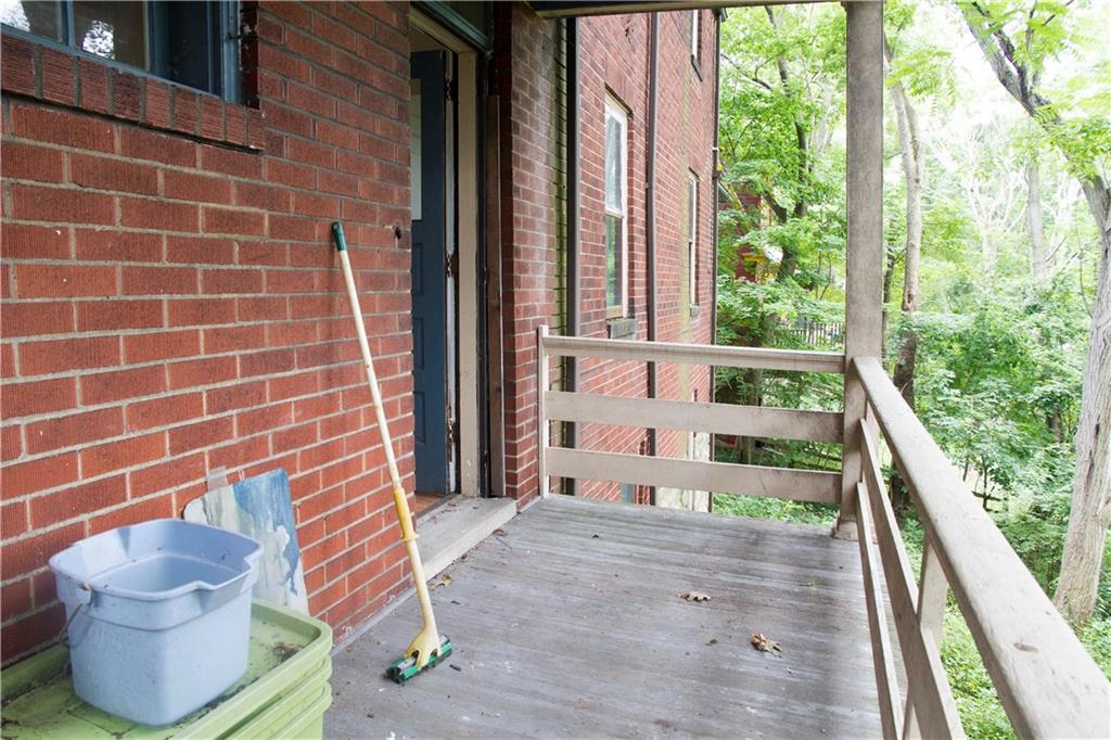 33 Wilkins Road Pittsburgh, PA 15221 - Photo 8 of 25 Gallery Image 8