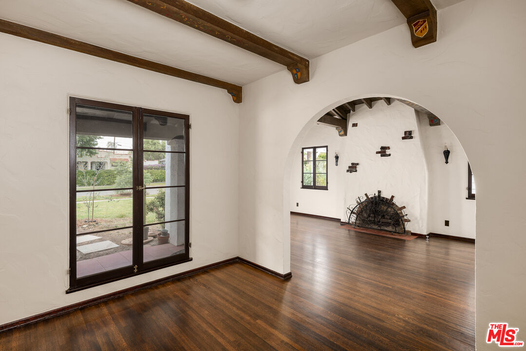 3840 Valleybrink Road Los Angeles, CA 90039 - Photo 13 of 32