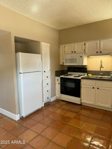 $185,000 | 349 East Thomas Road, Unit E207, Phoenix, AZ 85004