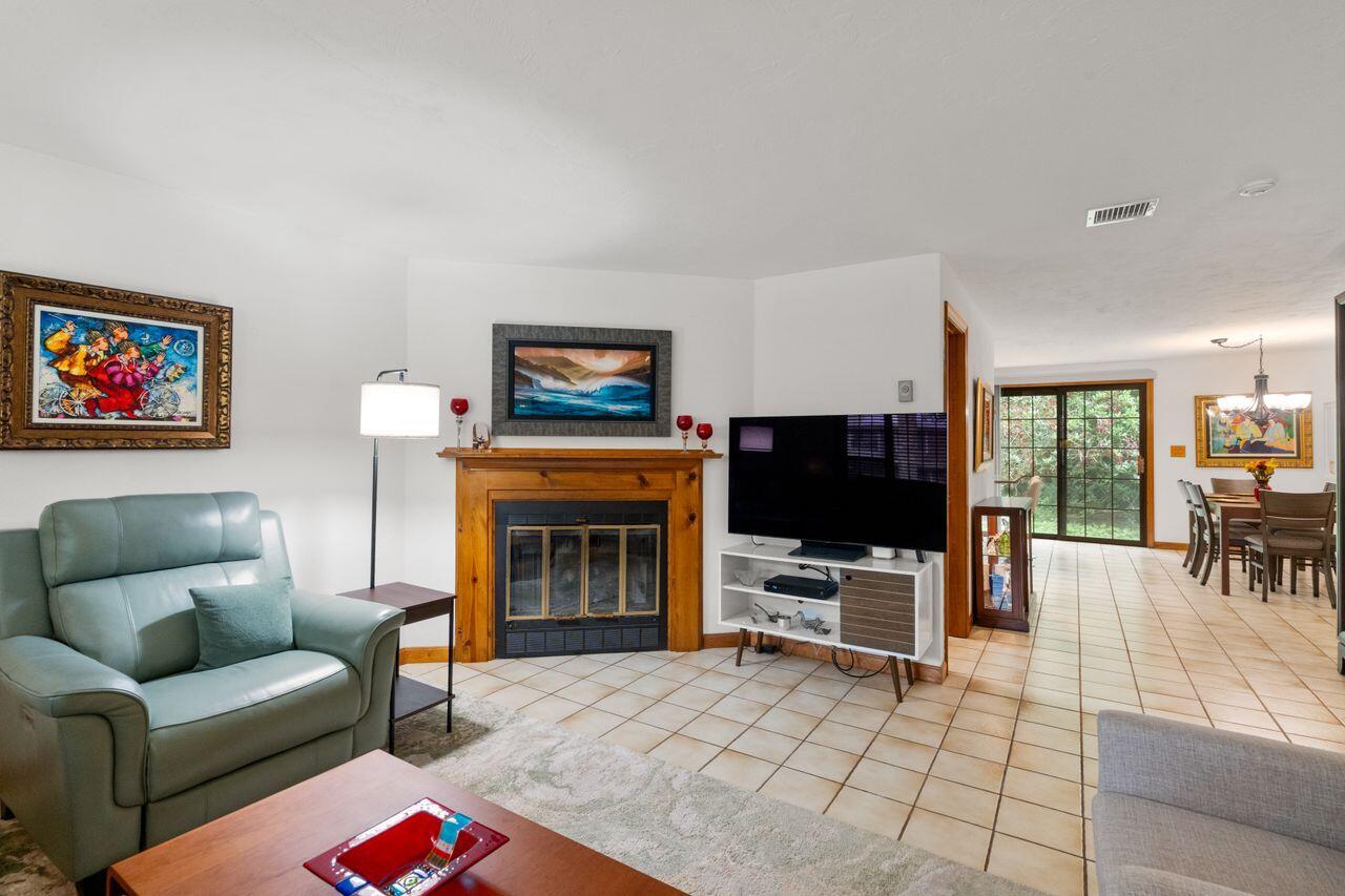 195 Falmouth Road, Unit 10A Mashpee, MA 02649 - Photo 2 of 33 Living Room