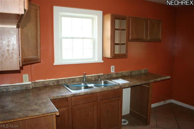 737 Elma Street Akron, OH 44310 - Photo 5 of 10 Gallery Image 5