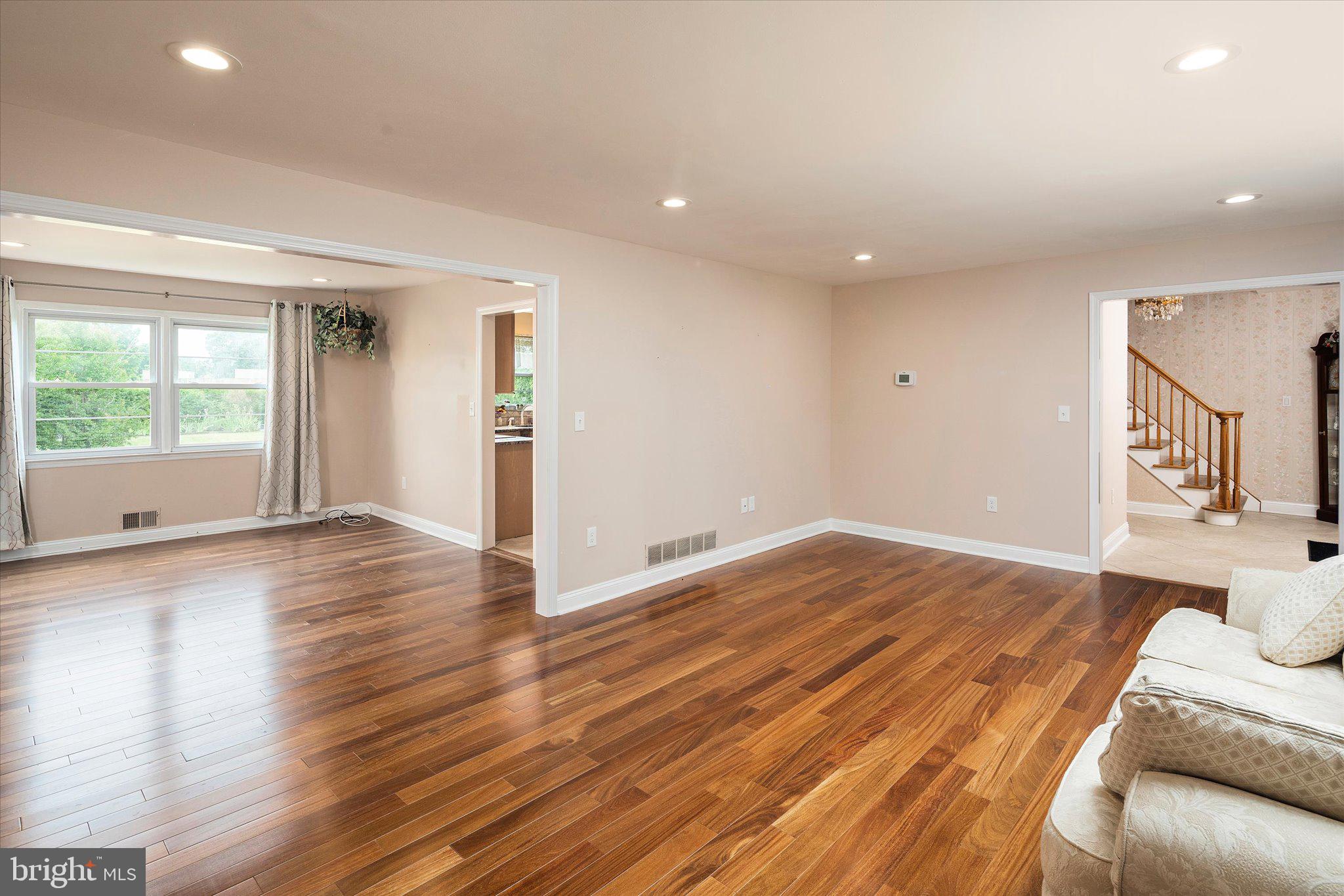 22 Tar Heels Road Hamilton, NJ 08619 - Photo 11 of 37