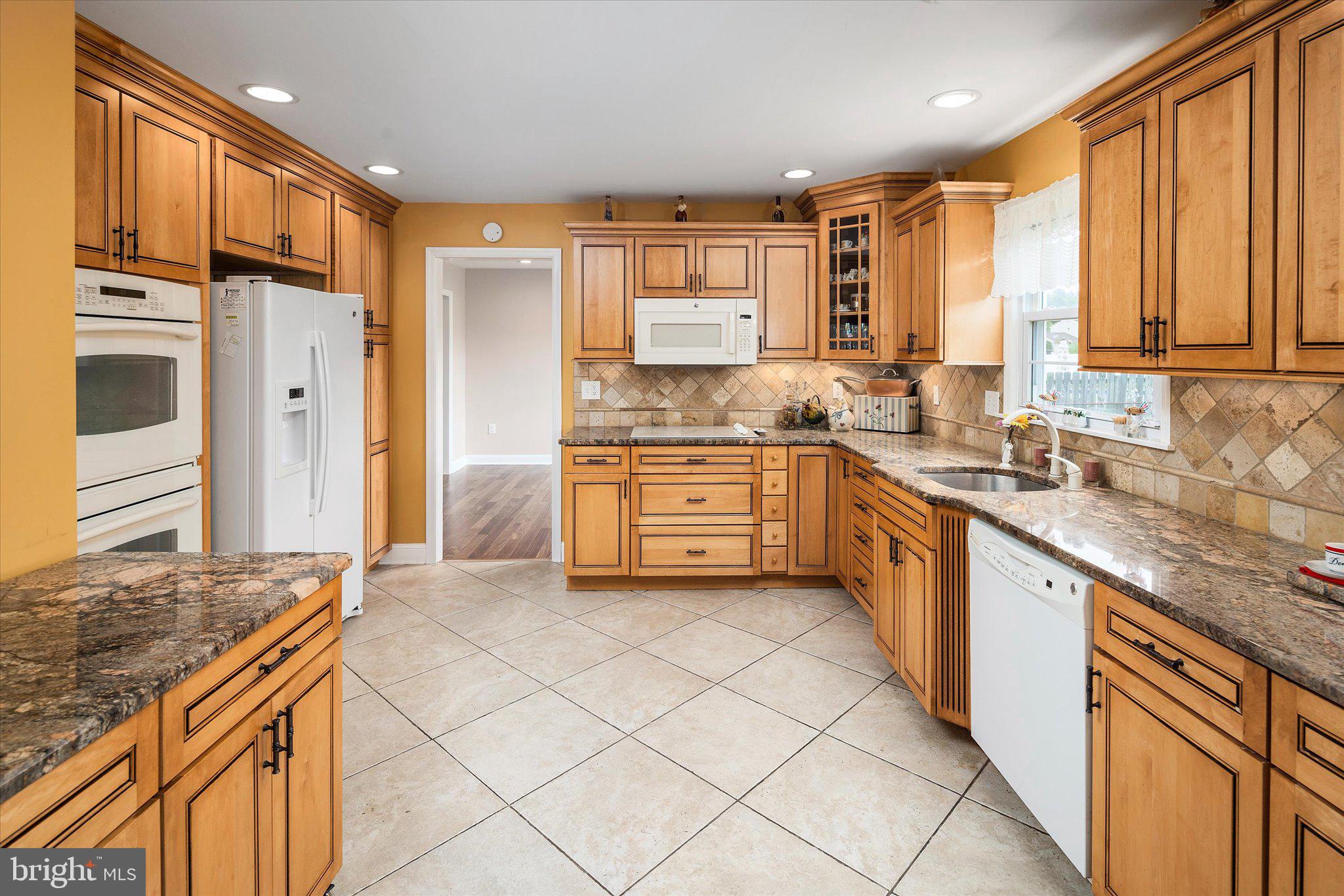22 Tar Heels Road Hamilton, NJ 08619 - Photo 15 of 37