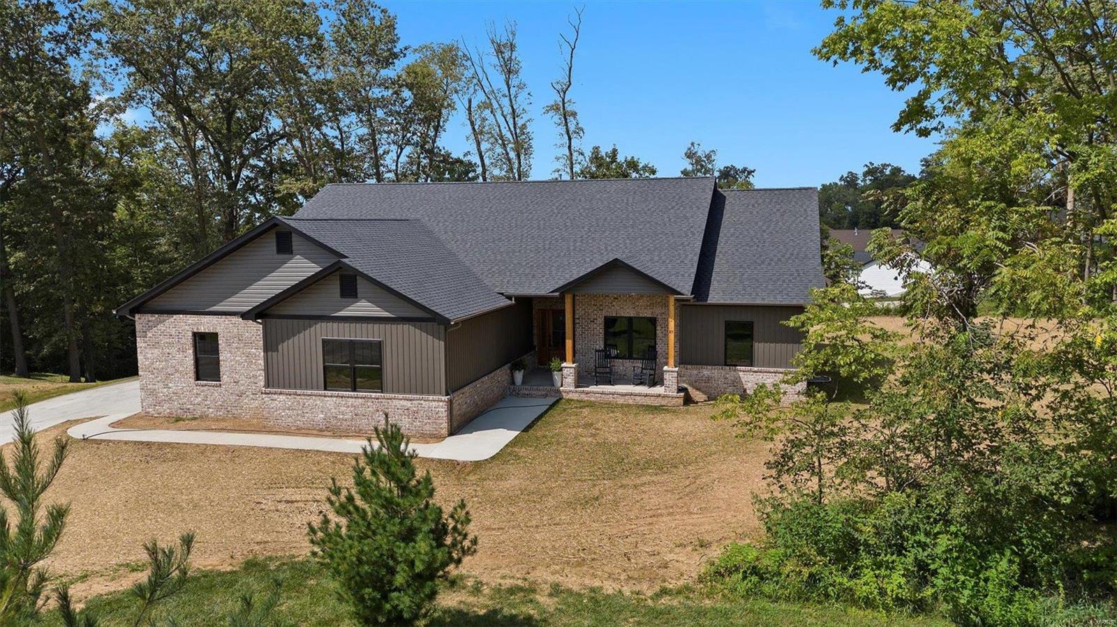 85 Glory Drive Highland, IL 62249 - Photo 2 of 47