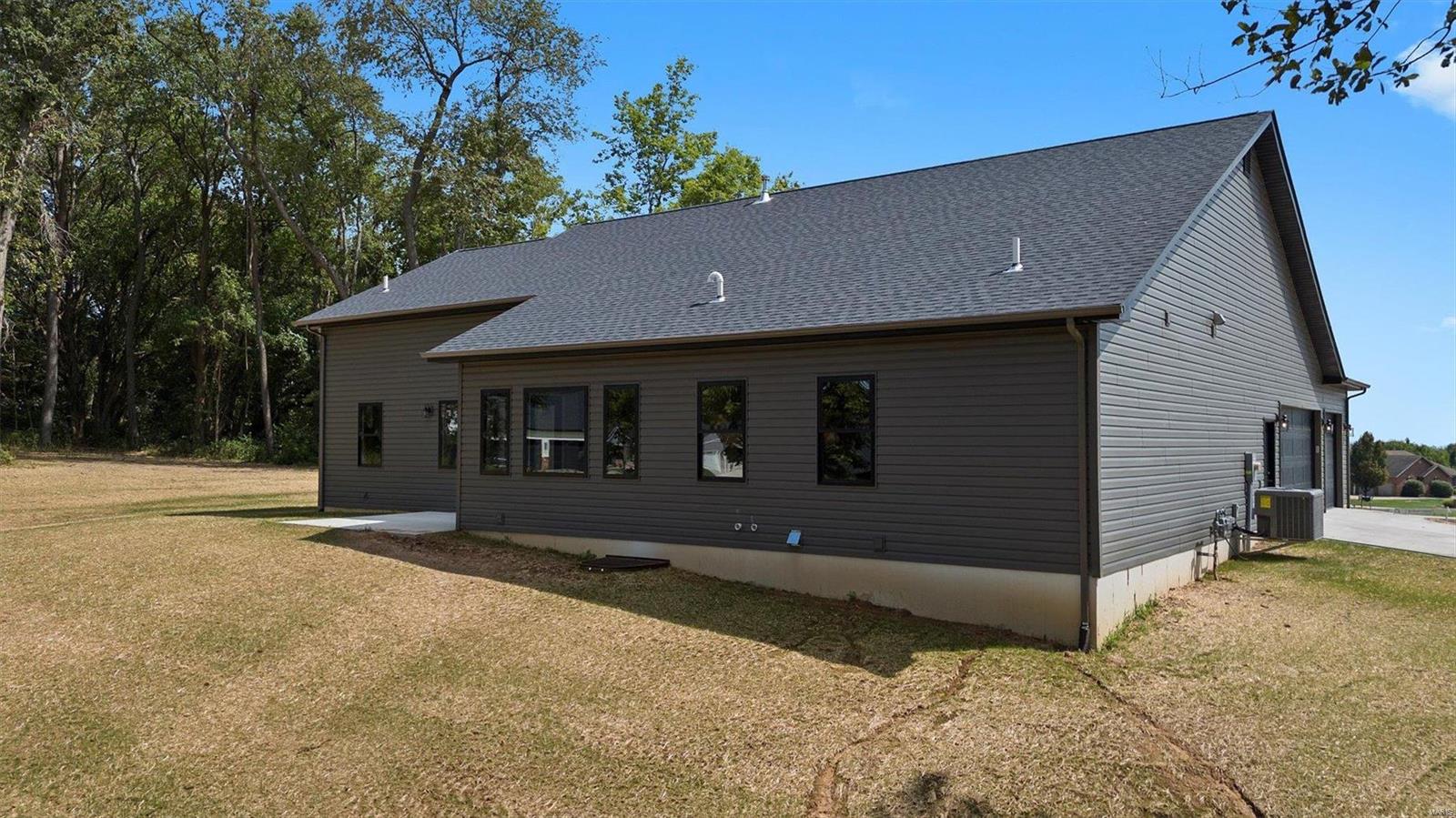 85 Glory Drive Highland, IL 62249 - Photo 40 of 47