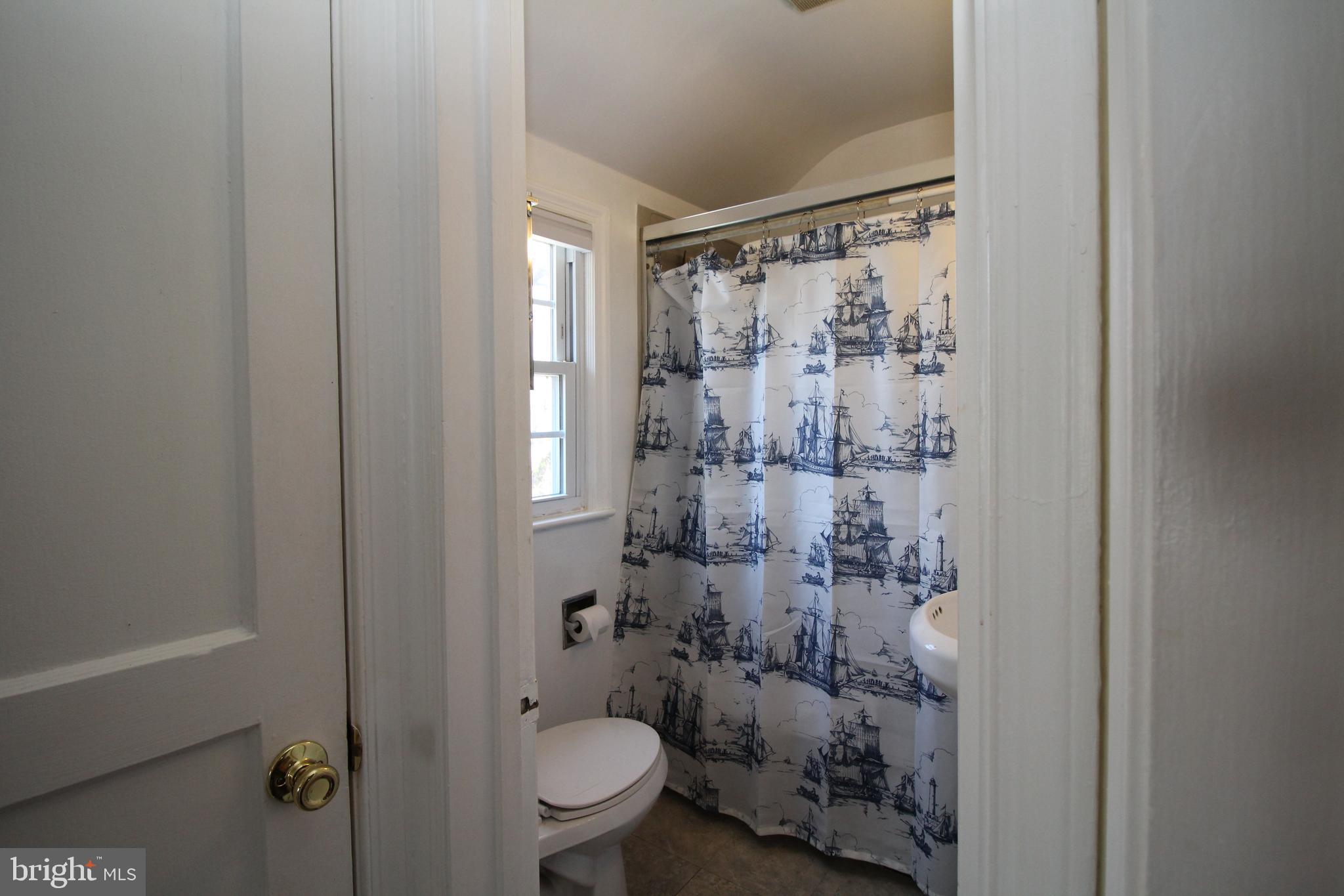 10408 Barrie Avenue Silver Spring, MD 20902 - Photo 13 of 20 Upper Level Bath