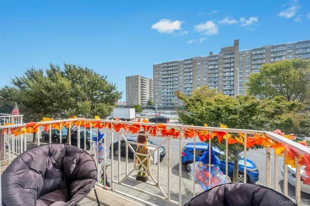 $599,999 | 10314 Rockaway Beach Boulevard, Unit 2B | Rockaway Beach