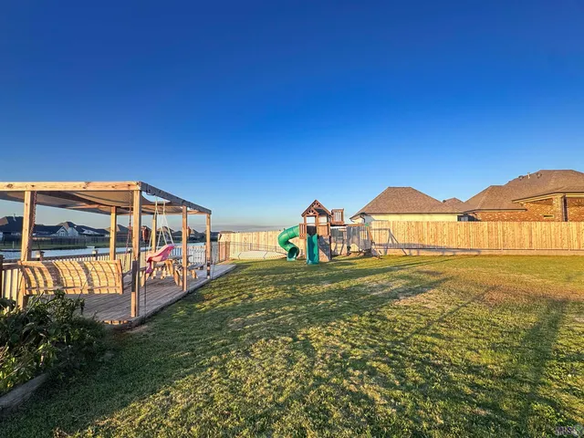 $485,000 | 326 Ravensaide Drive, Houma, LA 70360