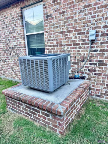 $485,000 | 326 Ravensaide Drive, Houma, LA 70360