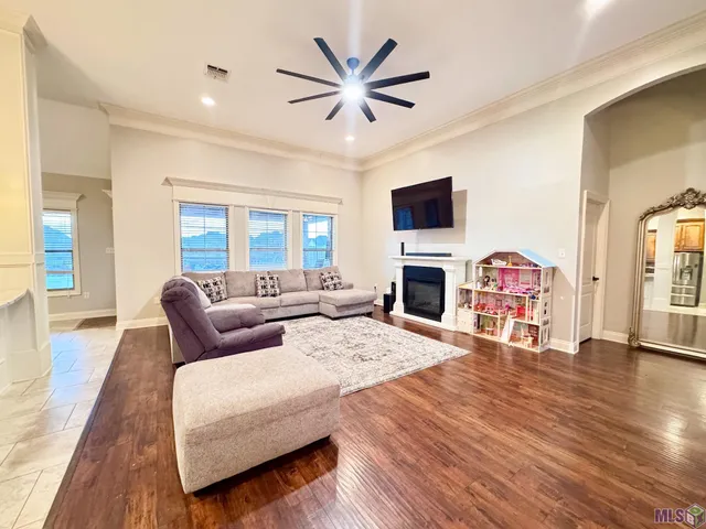 $485,000 | 326 Ravensaide Drive, Houma, LA 70360