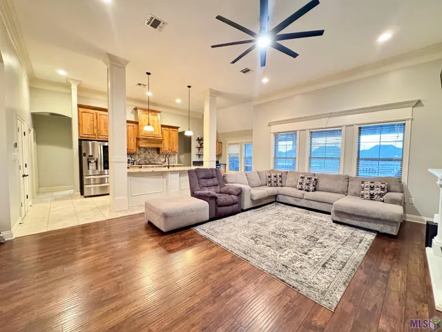 $485,000 | 326 Ravensaide Drive, Houma, LA 70360