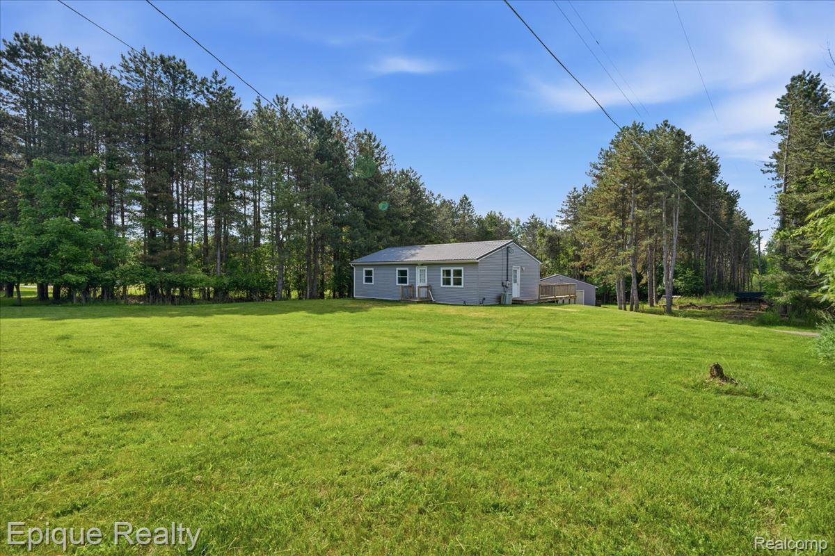 12272 East Mt Morris Road Davison, MI 48423 - Photo 2 of 39 02-15-DSC04131.jpg