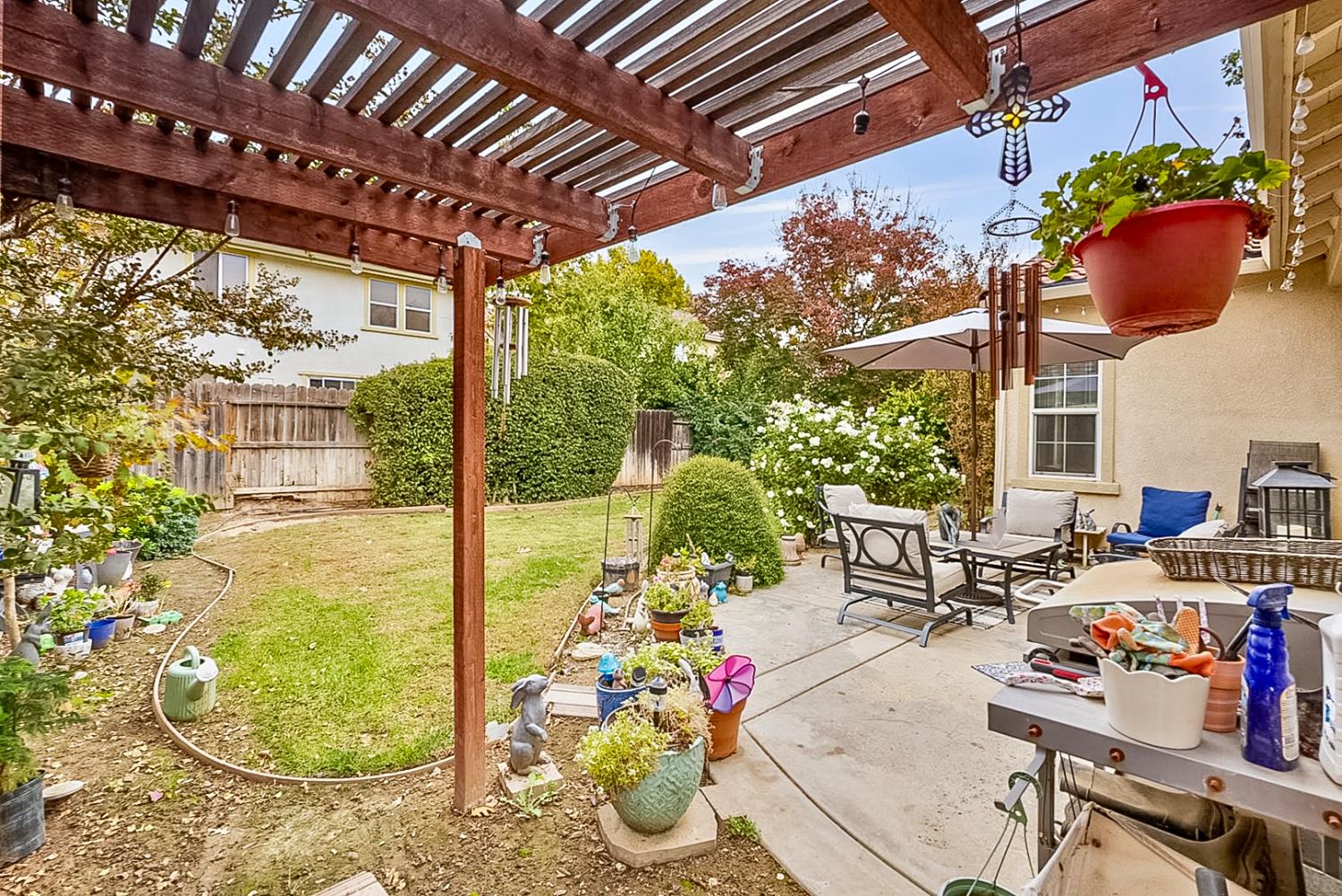 191 Fall Avenue Patterson, CA 95363 - Photo 20 of 31 a view of a porch with furniture