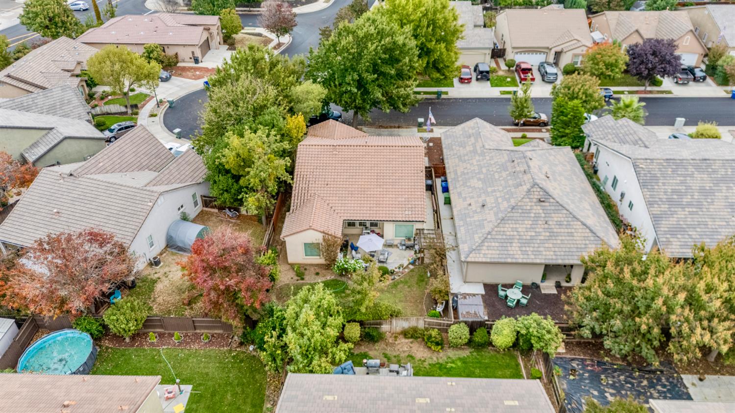 191 Fall Avenue Patterson, CA 95363 - Photo 26 of 31 an aerial view of a house with a yard and garden