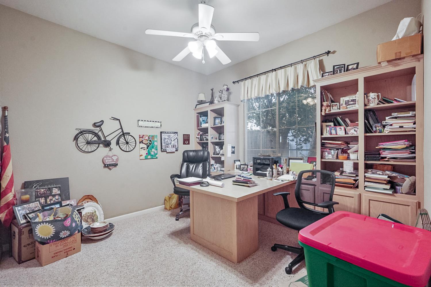 191 Fall Avenue Patterson, CA 95363 - Photo 10 of 31 a view of a workspace with furniture