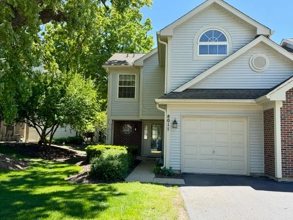 $2,200 | 801 North Shady Oaks Drive, Unit 801, Elgin, IL 60120