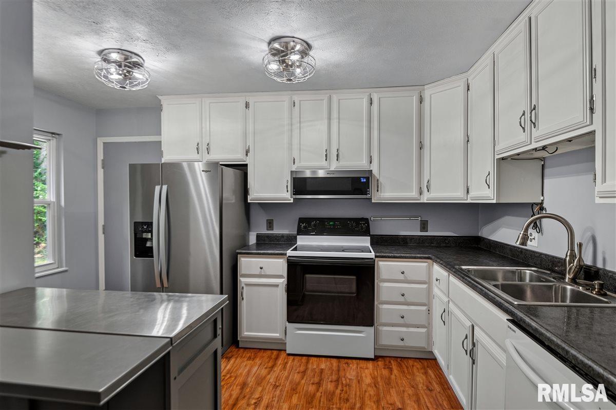 236 Buckhorn Drive Springfield, IL 62707 - Photo 12 of 32 Gallery Image 12