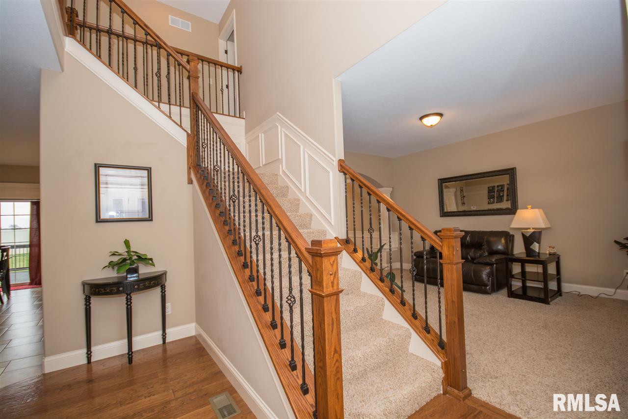 1621 Autumn Ridge Washington, IL 61571 - Photo 5 of 36 Gallery Image 5