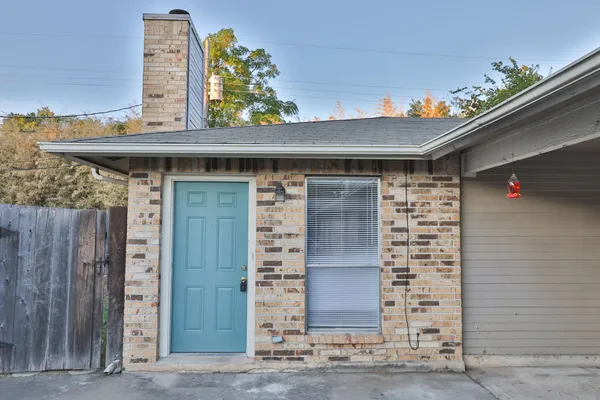 $1,450 | 2102 Courtney Street, Unit A, Austin, TX 78745