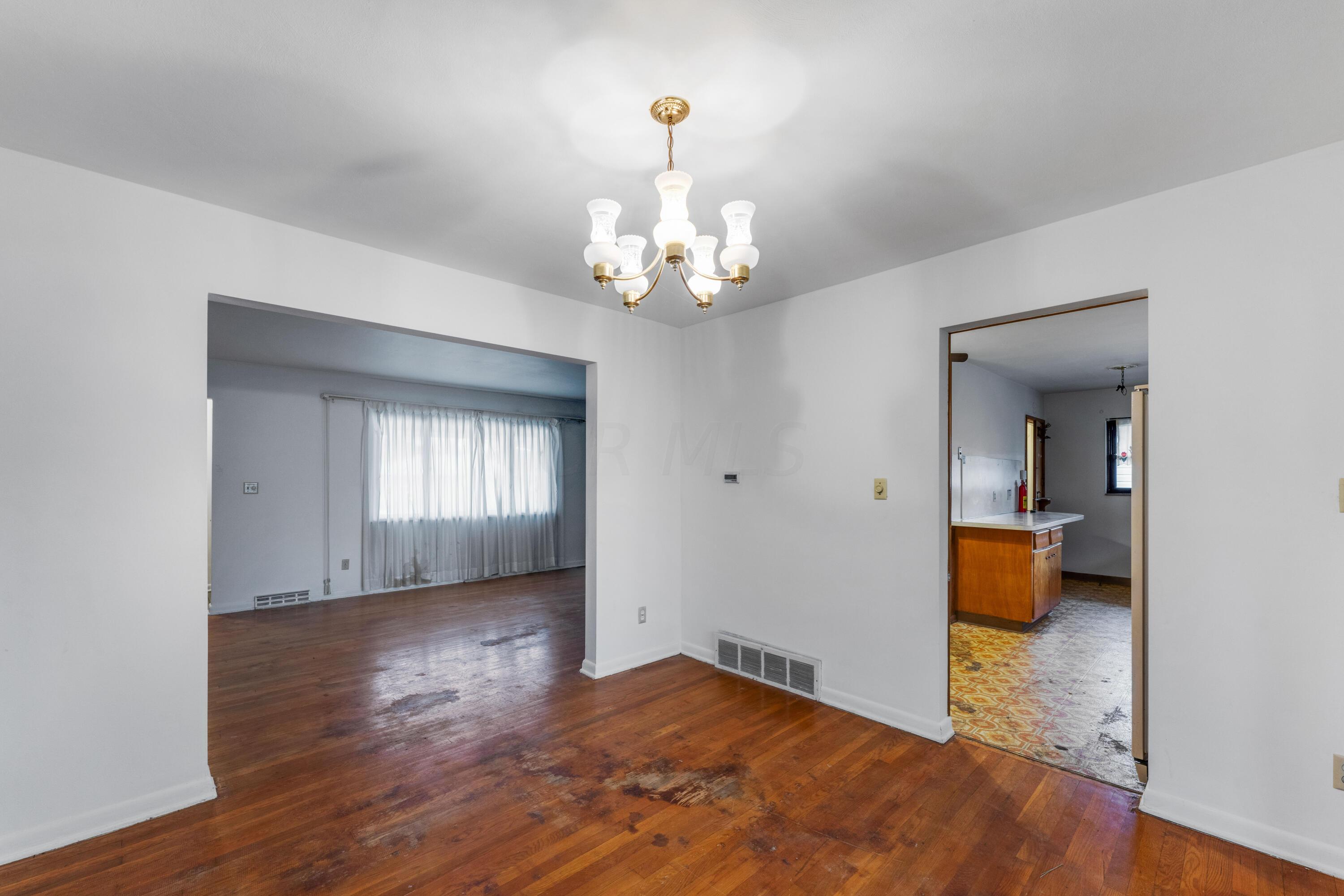 1097 Fordham Road Columbus, OH 43224 - Photo 6 of 41 35-dsc04802-dsc04804