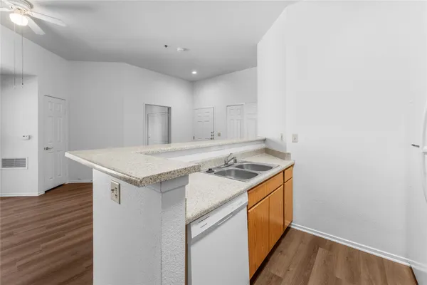 $2,300 | 27221 Paseo Espada, San Juan Capistrano, CA 92675