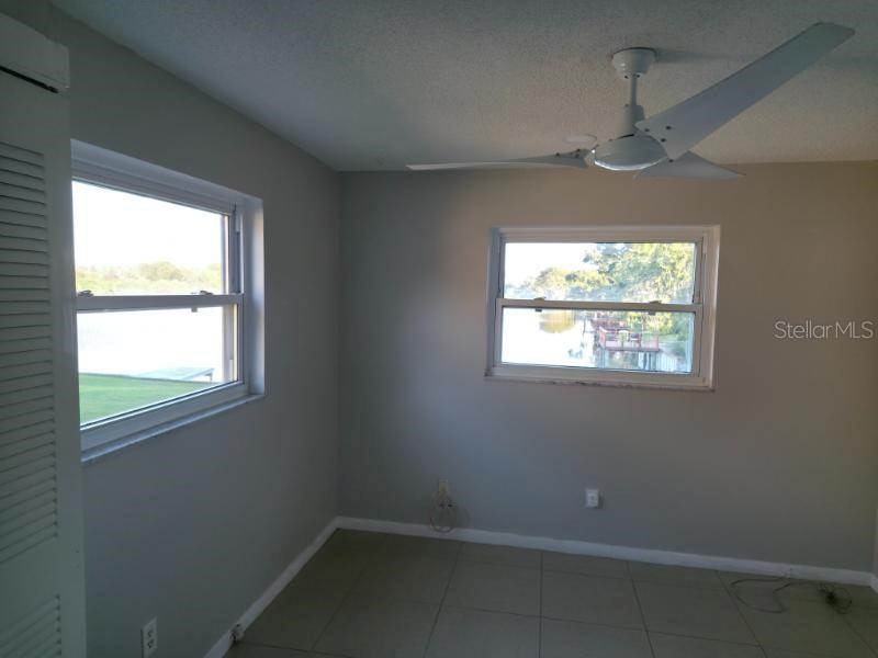 2111 North Keene Road Clearwater, FL 33763 - Photo 16 of 35 an empty room with a window
