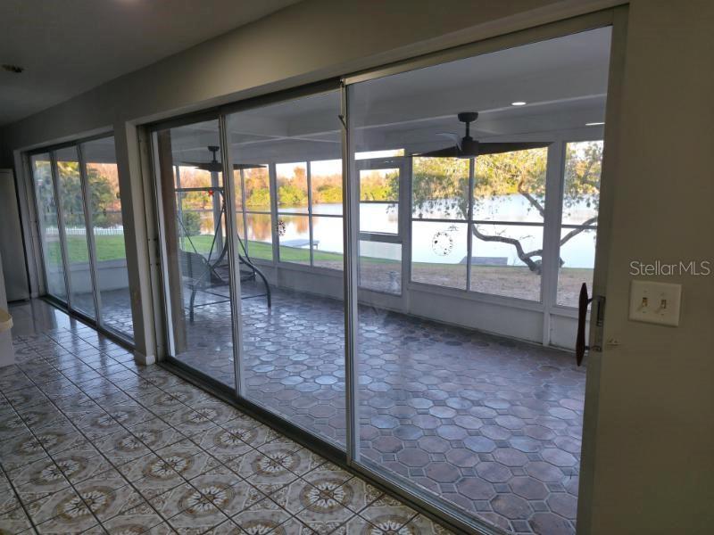 2111 North Keene Road Clearwater, FL 33763 - Photo 26 of 35 a view of an empty room and window