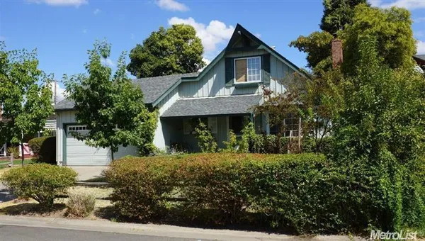 $2,495 | 2116 Waterford Road, Sacramento, CA 95815