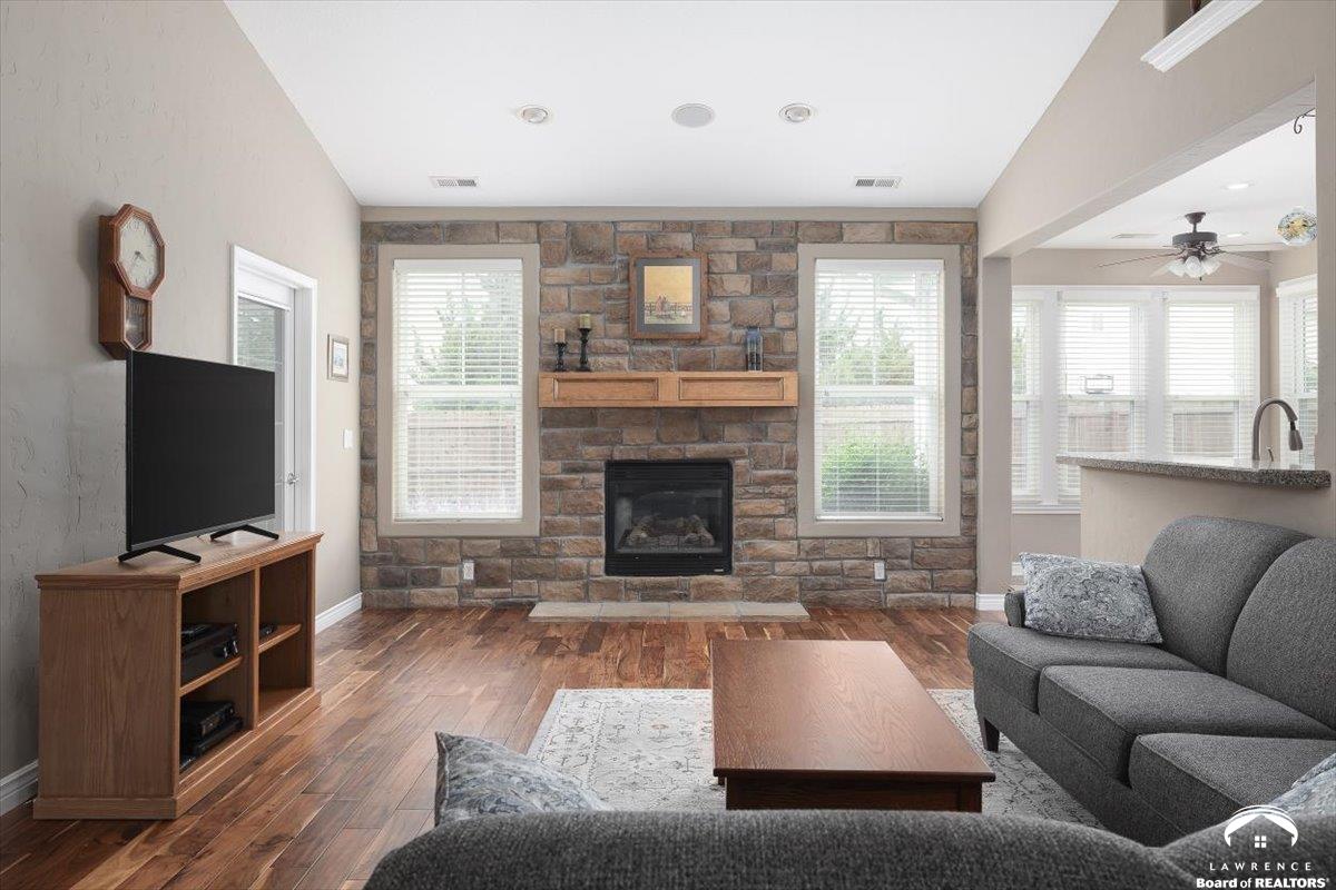 5249 Carson Place Lawrence, KS 66049 - Photo 7 of 25