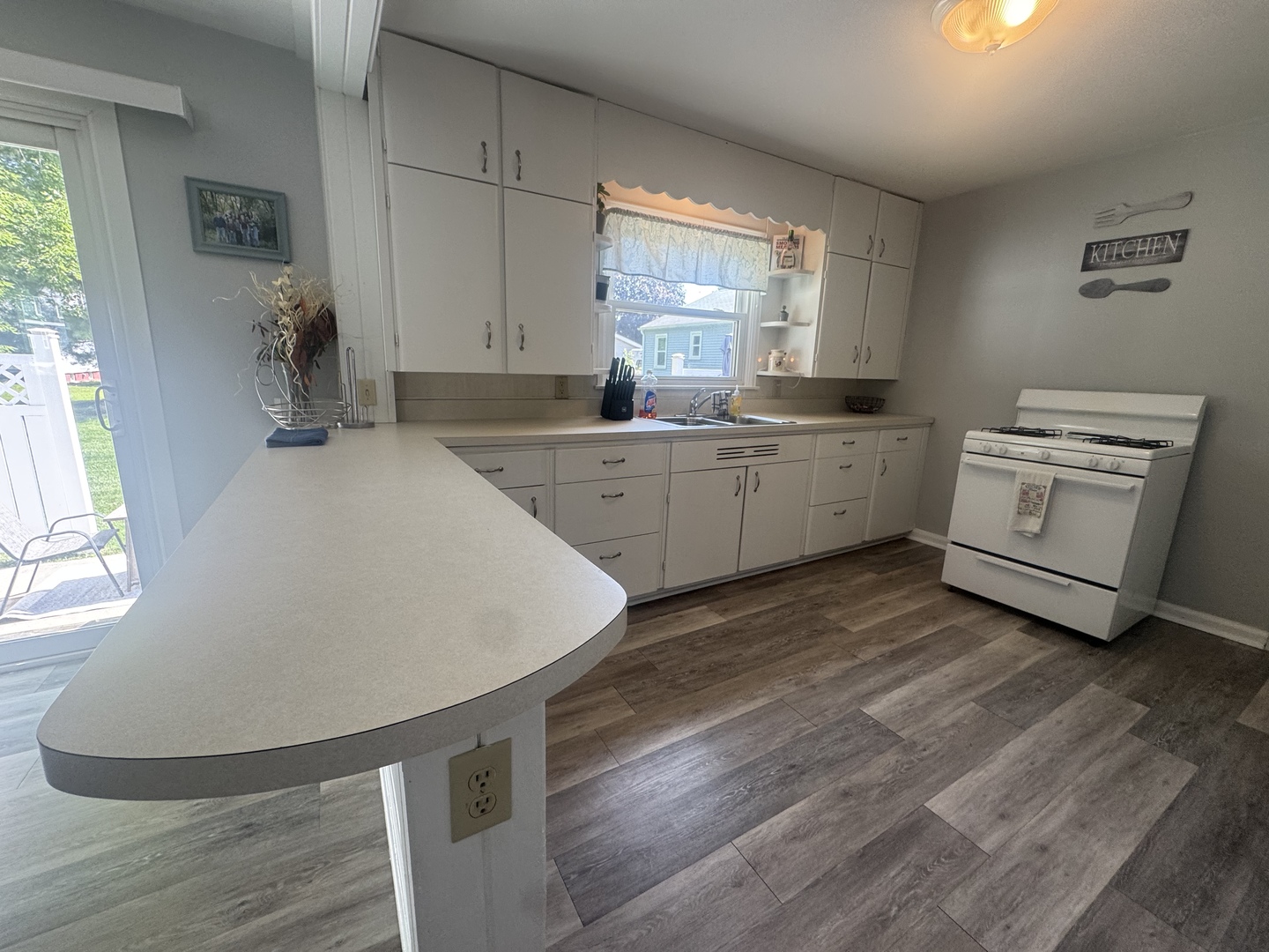 506 Southwest 3rd Street Aledo, IL 61231 - Photo 11 of 16