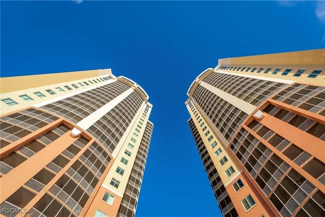 $2,200 | 2745 First Street, Unit 705, Fort Myers, FL 33916