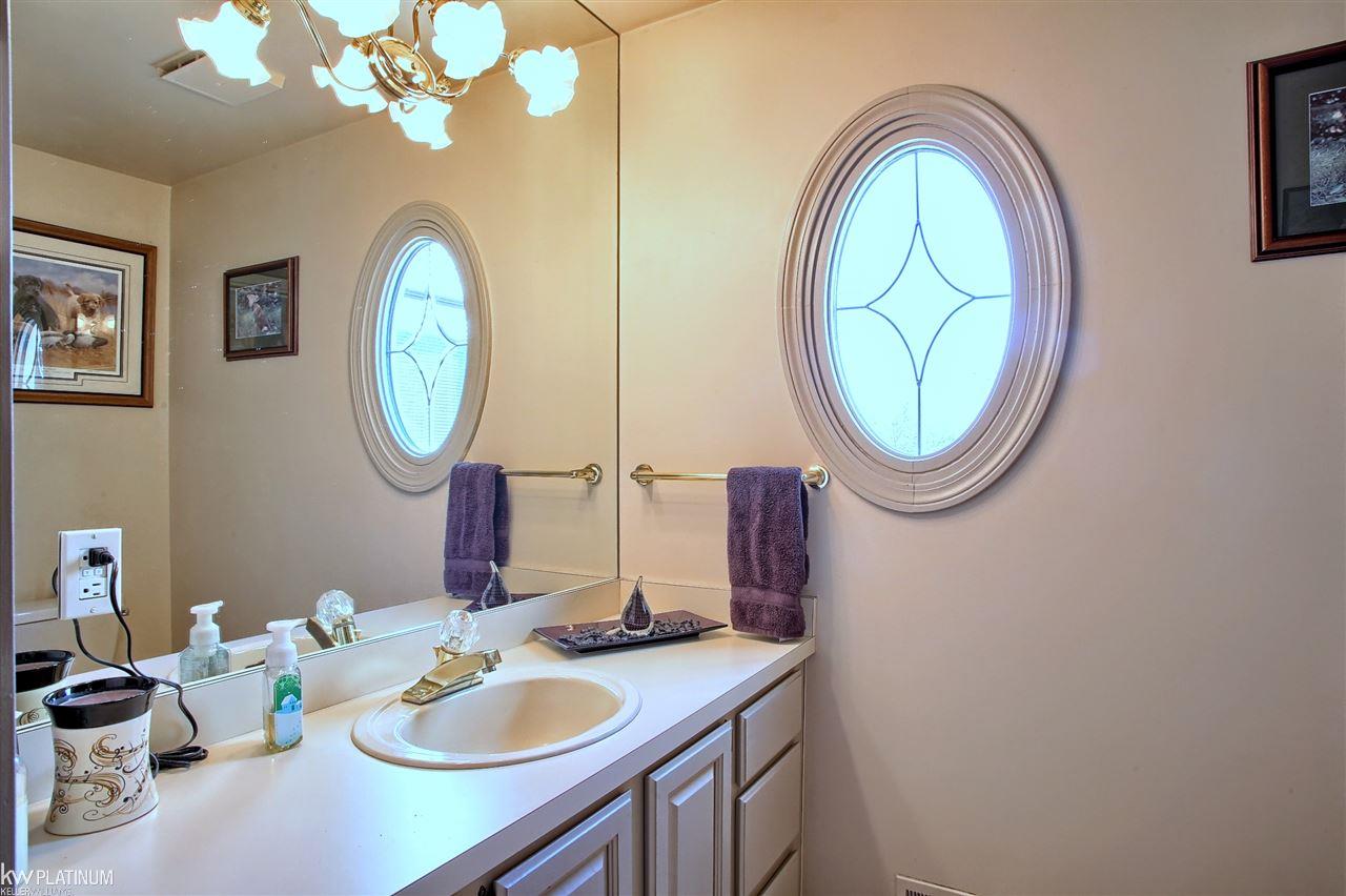 5775 Brewster Road Rochester, MI 48306 - Photo 26 of 53