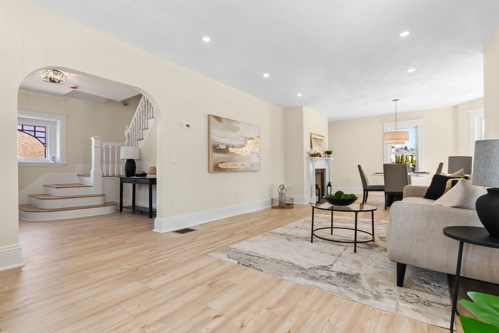 19 Laurel Street Saugus, MA 01906 - Photo 15 of 35