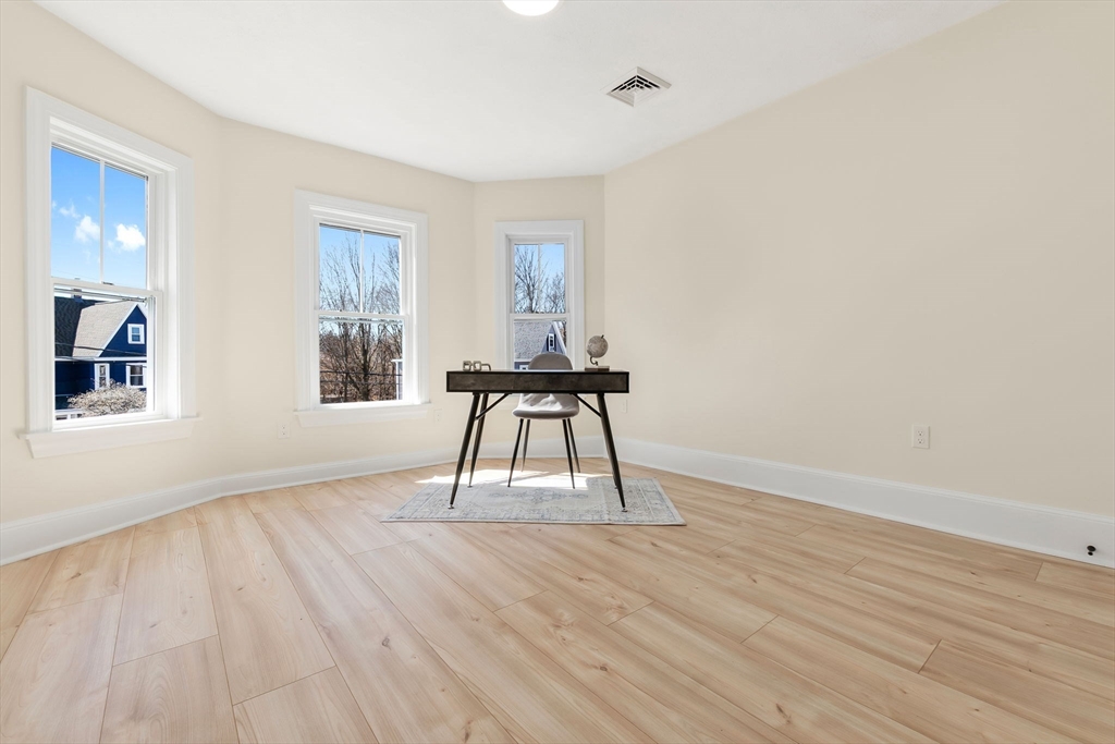 19 Laurel Street Saugus, MA 01906 - Photo 24 of 35