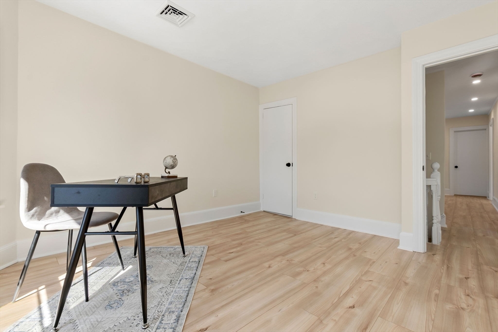 19 Laurel Street Saugus, MA 01906 - Photo 25 of 35