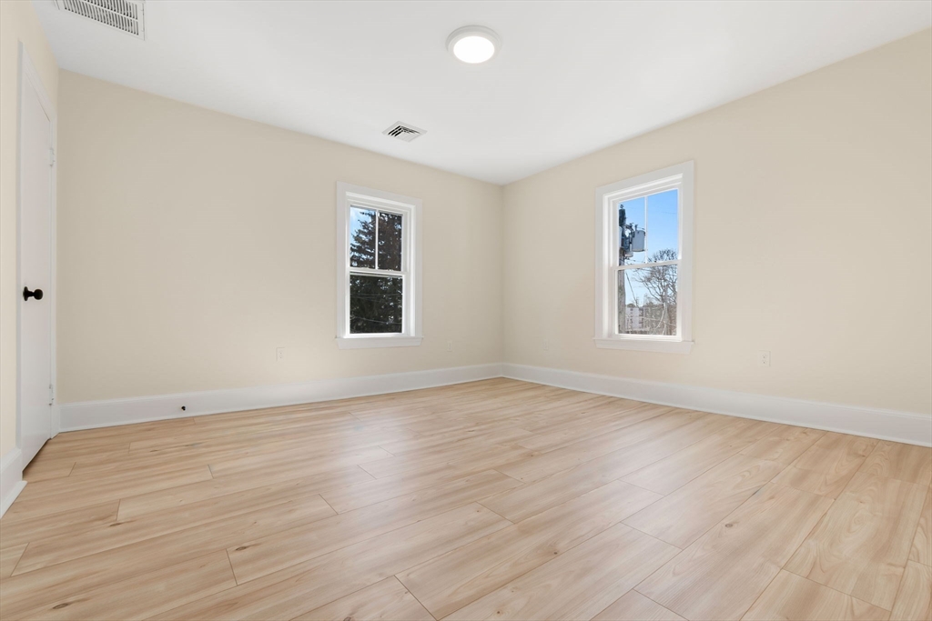 19 Laurel Street Saugus, MA 01906 - Photo 26 of 35