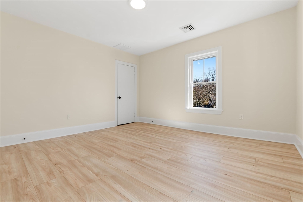 19 Laurel Street Saugus, MA 01906 - Photo 27 of 35