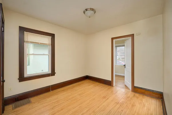 $2,400 | 3841 North Aldrich Avenue, Minneapolis, MN 55412